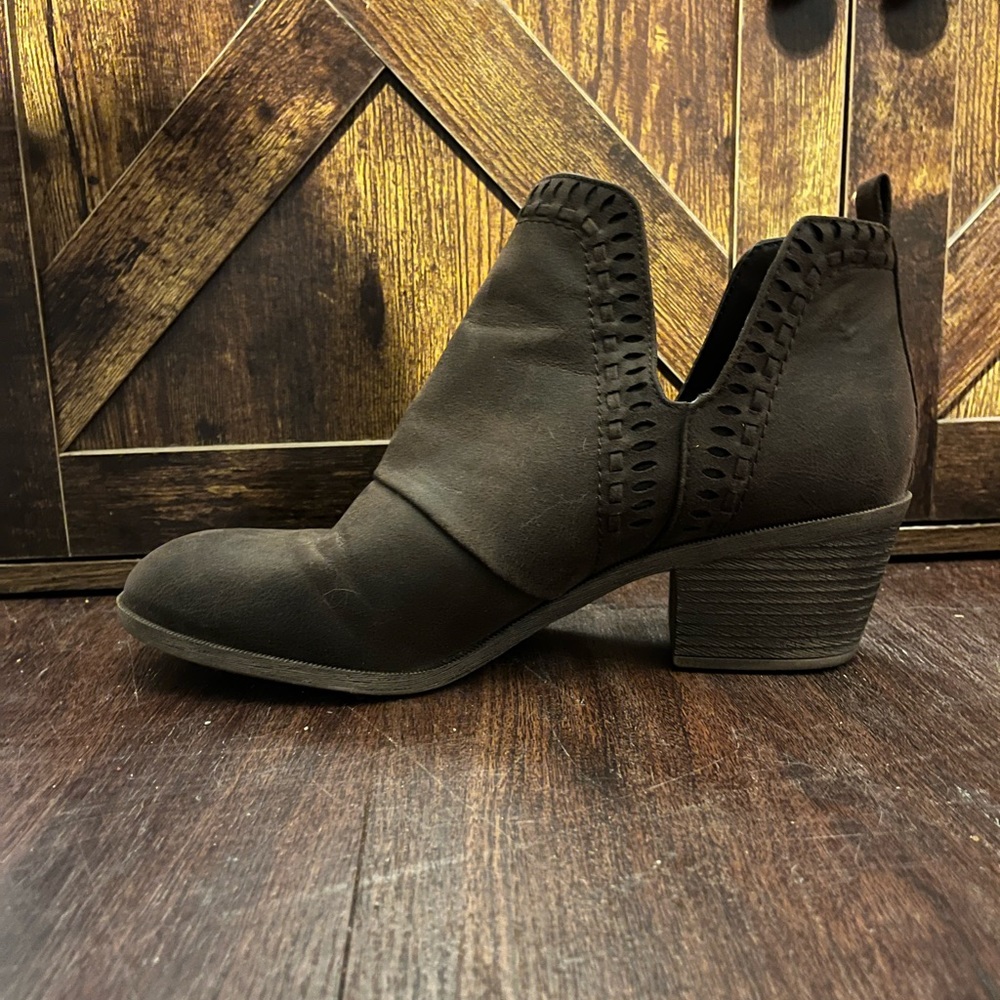 Rock & Candy heeled brown leather booties - Size 9 - like new